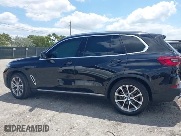 2019 BMW X5 xDrive40i with VIN 5UXCR6C59KLL23735, listed as a IAAI auction lot 41999791 with 31,072 mi miles. Bid and sale history available at carsss.com. Image 14.