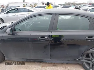2021 Kia Forte GT-Line with VIN 3KPF34AD6ME388486, listed as a IAAI auction lot 41615266 with 75,168 mi miles. Bid and sale history available at carsss.com. Image 14.