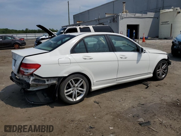2013 Mercedes-Benz C 250 Sport с VIN WDDGF4HBXDR293035, выставлен на аукционе Copart как лот 60716965 с пробегом 102 726 миль миль и Списание • Salvage title. История ставок и продаж доступна на DreamBid. Изображение 3.