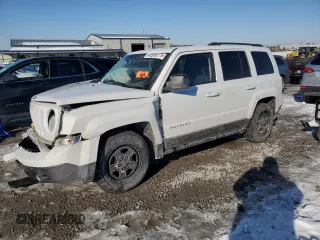 2016 Jeep Patriot Sport z VIN 1C4NJPBA0GD641413, wystawiony jako Copart lot #45956175 z przebiegiem 115 972 mil mil oraz Szkody całkowita. Historia ofert i sprzedaży dostępna na DreamBid. Obrazek 1.