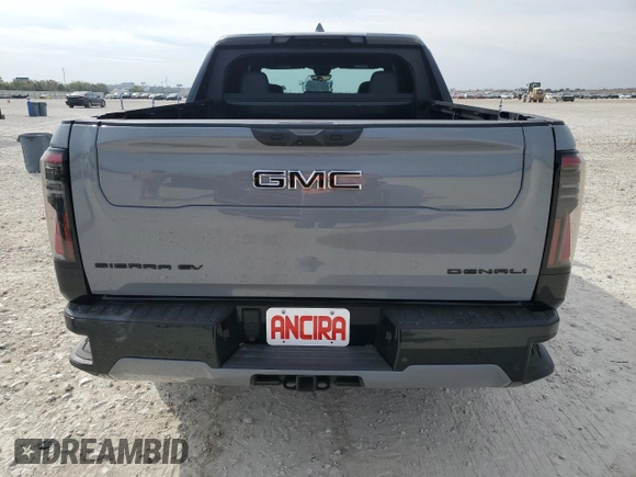 2024 GMC Sierra 1500 with VIN 1GT401EL3RU401137, listed as a Copart auction lot 82851714 with 5,005 mi miles and Salvage Title. Bid and sale history available at DreamBid. Image 6.