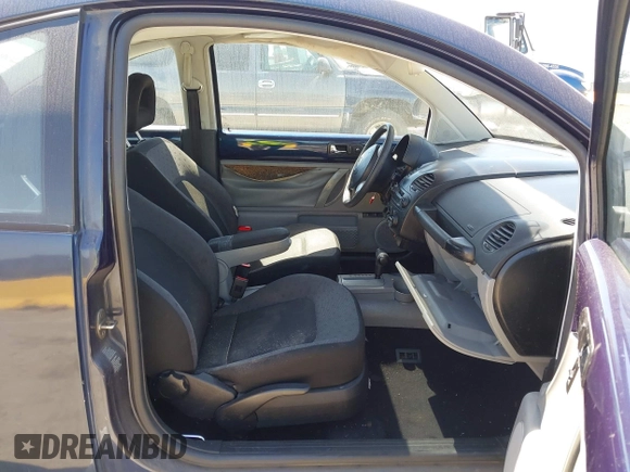 2000 Volkswagen Beetle GLS z VIN 3VWCC21C5YM454887, wystawiony jako IAAI lot #42397582 z przebiegiem 122 620 mil mil oraz . Historia ofert i sprzedaży dostępna na DreamBid. Obrazek 5.