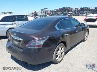 2014 Nissan Maxima 3.5 S with VIN 1N4AA5AP2EC905992, listed as a IAAI auction lot 41821196 with 104,883 mi miles. Bid and sale history available at carsss.com. Image 4.