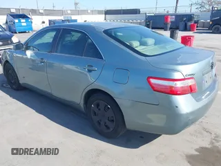 2008 Toyota Camry LE with VIN 4T1BE46K28U771070, listed as a IAAI auction lot 42108833 with 180,808 mi miles. Bid and sale history available at carsss.com. Image 3.