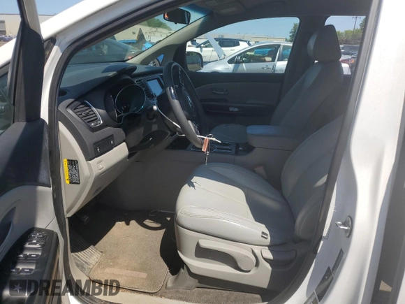 2020 Kia Sedona L with VIN KNDMA5C19L6617401, listed as a Copart auction lot 56564135 with 118,220 mi miles and Clean Title. Bid and sale history available at DreamBid. Image 7.