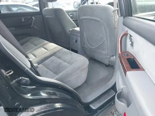 2004 Kia Sorento LX with VIN KNDJD733045243758, listed as a IAAI auction lot 41033516 with 183,831 mi miles. Bid and sale history available at carsss.com. Image 8.
