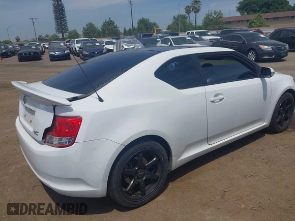 2011 Scion tC z VIN JTKJF5C74B3007388, wystawiony jako IAAI lot #42149607 z przebiegiem 120 694 mil mil oraz . Historia ofert i sprzedaży dostępna na DreamBid. Obrazek 4.