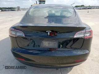 2019 Tesla Model 3 Mid Range with VIN 5YJ3E1EA0KF406368, listed as a Copart auction lot 55085905 with 139,295 mi miles and Clean Title. Bid and sale history available at DreamBid. Image 6.