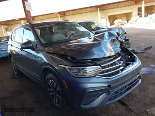 2022 Volkswagen Tiguan S with VIN 3VV1B7AX8NM146414, listed as a IAAI auction lot 41773162 with 115,193 mi miles. Bid and sale history available at carsss.com. Image 1.