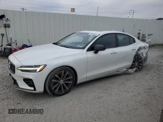 2022 Volvo S60 Momentum with VIN 7JRL12TZ1NG161943, listed as a Copart auction lot 78240024 with 37,605 mi miles and Salvage Title. Bid and sale history available at carsss.com. Image 1.