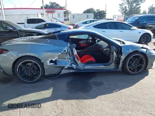 2024 Chevrolet Corvette 2LT z VIN 1G1YB3D48R5103073, wystawiony jako IAAI lot #41098470 z przebiegiem 7 326 mil mil oraz . Historia ofert i sprzedaży dostępna na DreamBid. Obrazek 13.