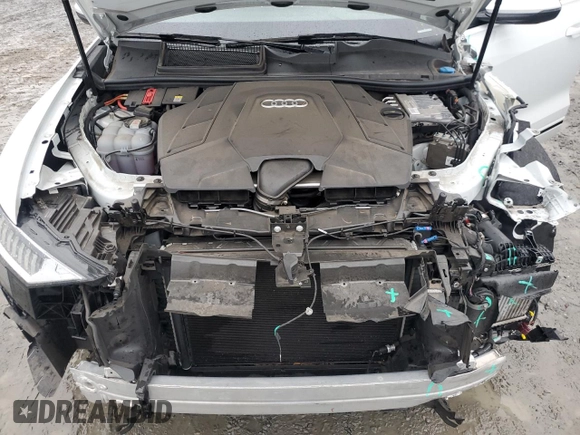 2021 Audi Q8 Prestige with VIN WA1FVAF16MD032462, listed as a Copart auction lot 81675224 with 38,472 mi miles and Salvage title. Bid and sale history available at DreamBid. Image 12.