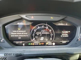 2022 Lamborghini Urus z VIN ZPBUA1ZL8NLA16768, wystawiony jako Copart lot #40152294 z przebiegiem 10 595 mil mil oraz Tytuł czysty. Historia ofert i sprzedaży dostępna na DreamBid. Obrazek 9.