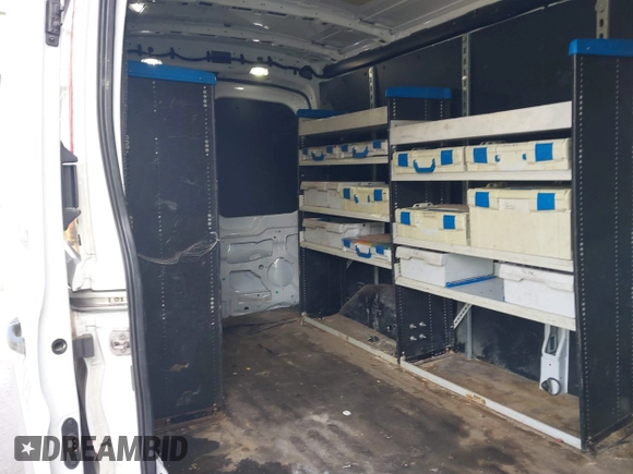 2020 Ford Transit Cargo z VIN 1FTBR2C86LKB45614, wystawiony jako IAAI lot #41665561 z przebiegiem 50 727 mil mil oraz . Historia ofert i sprzedaży dostępna na DreamBid. Obrazek 8.