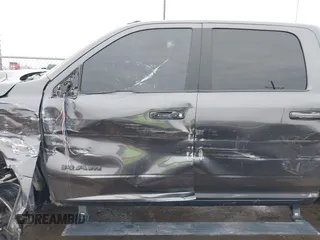 2024 Ram 2500 Laramie z VIN 3C6UR5FL1RG142556, wystawiony jako IAAI lot #41428812 z przebiegiem 42 004 mil mil oraz . Historia ofert i sprzedaży dostępna na DreamBid. Obrazek 15.