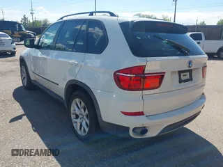 2011 BMW X5 35i z VIN 5UXZV4C57BL412326, wystawiony jako IAAI lot #42169632 z przebiegiem 93 153 mil mil oraz . Historia ofert i sprzedaży dostępna na DreamBid. Obrazek 3.