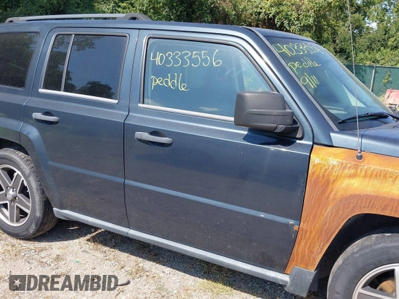 2008 Jeep Patriot Sport with VIN 1J8FF28W68D710532, listed as a IAAI auction lot 40333556 with 93,728 mi miles and . Bid and sale history available at carsss.com. Image 13.