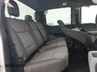 2023 Ford F-250 XL z VIN 1FT7W2BAXPEE10526, wystawiony jako Copart lot #83852774 z przebiegiem 12 646 mil mil oraz Czysty tytuł • Clean title. Historia ofert i sprzedaży dostępna na DreamBid. Obrazek 10.