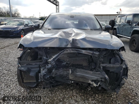 2018 Jaguar F-Pace 25t Premium z VIN SADCJ2FXXJA259041, wystawiony jako Copart lot #52175695 z przebiegiem Nie podano mil oraz Szkoda całkowita • Salvage title. Historia ofert i sprzedaży dostępna na DreamBid. Obrazek 5.