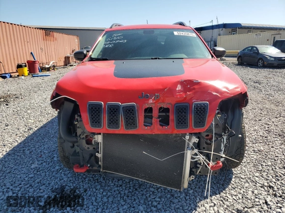 2019 Jeep Cherokee Trailhawk with VIN 1C4PJMBX2KD147090, listed as a Copart auction lot 52435815 with 101,043 mi miles and Salvage Title. Bid and sale history available at DreamBid. Image 5.