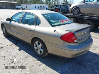 2002 Ford Taurus SES Standard with VIN 1FAFP55S72A256247, listed as a IAAI auction lot 41584035 with 194,270 mi miles. Bid and sale history available at carsss.com. Image 3.