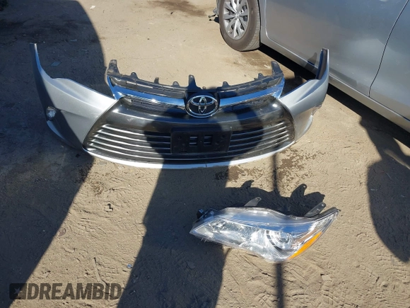 2015 Toyota Camry XLE with VIN 4T1BF1FK5FU070127, listed as a IAAI auction lot 41381774 with 94,217 mi miles. Bid and sale history available at carsss.com. Image 12.