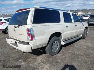 2004 Cadillac Escalade ESV with VIN 3GYFK66N54G241641, listed as a IAAI auction lot 41592387 with 1 mi miles. Bid and sale history available at carsss.com. Image 4.