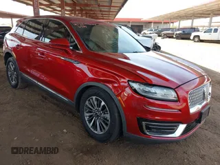 2019 Lincoln Nautilus Select z VIN 2LMPJ8K93KBL66395, wystawiony jako IAAI lot #41993460 z przebiegiem Nie podano mil oraz . Historia ofert i sprzedaży dostępna na DreamBid. Obrazek 1.