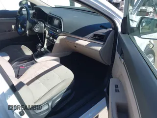 2020 Hyundai Elantra SE z VIN 5NPD74LF3LH503856, wystawiony jako IAAI lot #42320446 z przebiegiem 122 629 mil mil oraz . Historia ofert i sprzedaży dostępna na DreamBid. Obrazek 5.