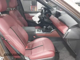 2025 Mazda CX-70 Premium Plus z VIN JM3KJEHA0S1100457, wystawiony jako IAAI lot #41559911 z przebiegiem 9 163 mil mil oraz . Historia ofert i sprzedaży dostępna na DreamBid. Obrazek 5.
