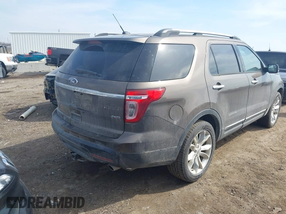 2015 Ford Explorer XLT with VIN 1FM5K8D85FGA50239, listed as a IAAI auction lot 41810692 with 120,497 mi miles and . Bid and sale history available at carsss.com. Image 4.