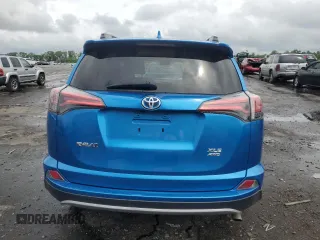 2016 Toyota RAV4 XLE z VIN 2T3RFREV8GW526994, wystawiony jako Copart lot #55227825 z przebiegiem 71 178 mil mil oraz Szkoda całkowita • Salvage title. Historia ofert i sprzedaży dostępna na DreamBid. Obrazek 6.