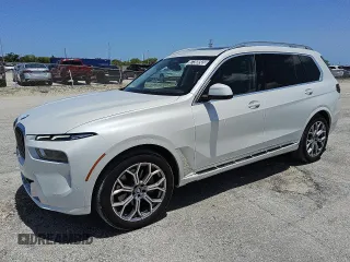 2025 BMW X7 xDrive40i z VIN 5UX23EM02S9W38321, wystawiony jako Copart lot #57358565 z przebiegiem 24 910 mil mil oraz Tytuł czysty. Historia ofert i sprzedaży dostępna na DreamBid. Obrazek 1.