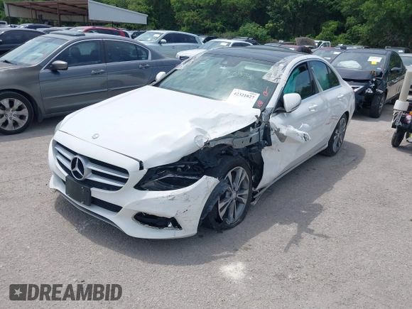 2017 Mercedes-Benz C 300 z VIN 55SWF4JB0HU201974, wystawiony jako IAAI lot #42321027 z przebiegiem 124 958 mil mil oraz . Historia ofert i sprzedaży dostępna na DreamBid. Obrazek 17.