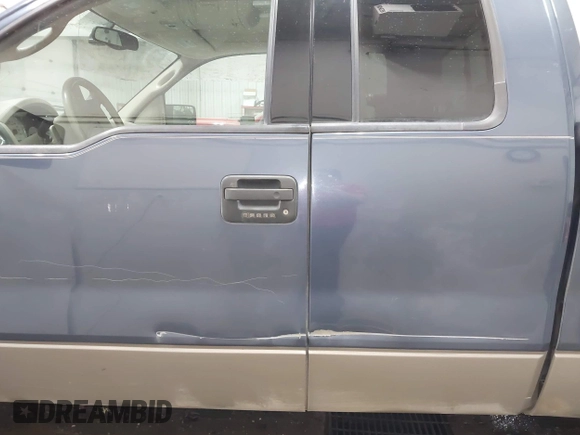 2004 Ford F-150 XLT with VIN 1FTPX14524NB84856, listed as a IAAI auction lot 41929389 with 207,151 mi miles. Bid and sale history available at carsss.com. Image 14.