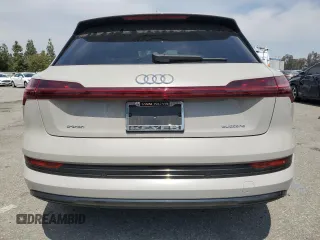 2021 Audi e-tron Prestige z VIN WA1VAAGE9MB024067, wystawiony jako Copart lot #55161285 z przebiegiem 55 806 mil mil oraz Szkoda całkowita • Salvage title. Historia ofert i sprzedaży dostępna na DreamBid. Obrazek 6.
