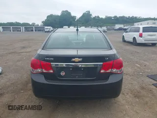 2014 Chevrolet Cruze 1LT z VIN 1G1PC5SB1E7136307, wystawiony jako IAAI lot #42544810 z przebiegiem 113 073 mil mil oraz . Historia ofert i sprzedaży dostępna na DreamBid. Obrazek 17.