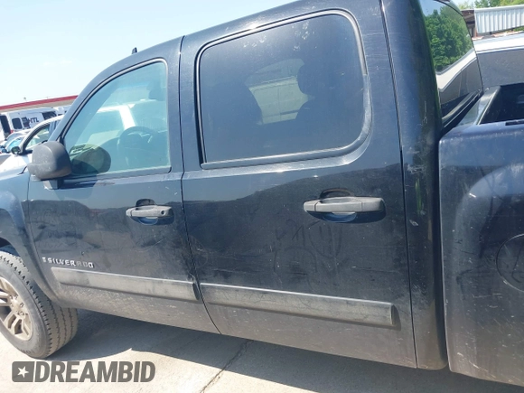 2008 Chevrolet Silverado 1500 Work Truck with VIN 2GCEC13C281152550, listed as a IAAI auction lot 42041387 with 245,633 mi miles and . Bid and sale history available at DreamBid. Image 14.
