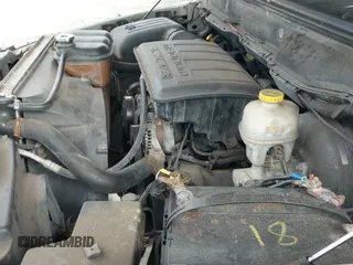 2003 Dodge 1500 ST z VIN 1D7HA18NX3J507160, wystawiony jako IAAI lot #43590139 z przebiegiem 196 377 mil mil oraz . Historia ofert i sprzedaży dostępna na DreamBid. Obrazek 14.