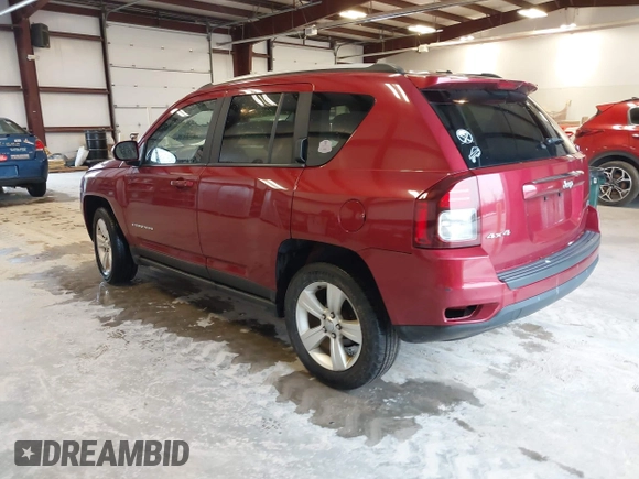 2016 Jeep Compass Latitude z VIN 1C4NJDEB5GD587688, wystawiony jako IAAI lot #41968742 z przebiegiem 113 791 mil mil oraz . Historia ofert i sprzedaży dostępna na DreamBid. Obrazek 3.