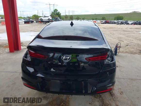 2020 Hyundai Elantra SEL z VIN 5NPD84LF9LH598145, wystawiony jako IAAI lot #42414232 z przebiegiem 57 955 mil mil oraz . Historia ofert i sprzedaży dostępna na DreamBid. Obrazek 17.