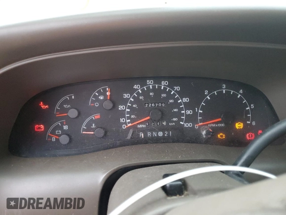 2000 Ford Excursion XLT with VIN 1FMNU41SXYEE14642, listed as a Copart auction lot 43333355 with 226,709 mi miles and Salvage title. Bid and sale history available at DreamBid. Image 9.