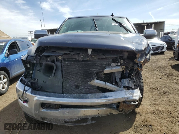 2018 Ram 2500 Laramie z VIN 3C6UR5FL7JG366919, wystawiony jako Copart lot #48167045 z przebiegiem 89 773 mil mil oraz Szkoda całkowita • Salvage title. Historia ofert i sprzedaży dostępna na DreamBid. Obrazek 5.