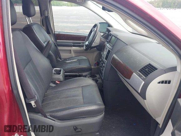 2010 Chrysler Town & Country Touring Plus with VIN 2A4RR8D13AR423431, listed as a IAAI auction lot 42156947 with 192,433 mi miles. Bid and sale history available at carsss.com. Image 5.