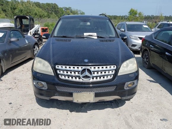 2008 Mercedes-Benz M 350 with VIN 4JGBB86E28A438895, listed as a IAAI auction lot 42181563 with 202,485 mi miles and . Bid and sale history available at DreamBid. Image 6.
