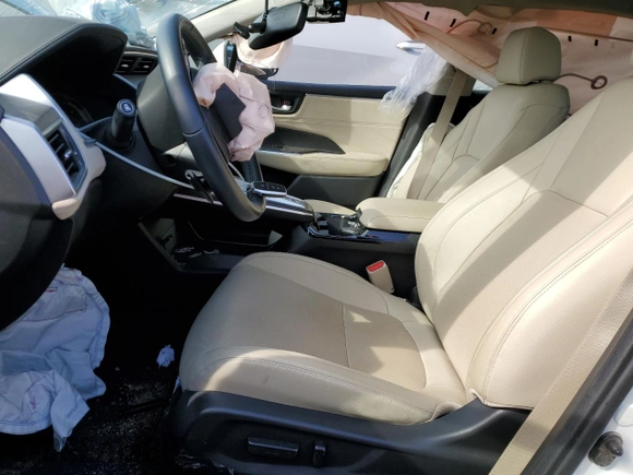 2018 Honda Clarity Plug-In Hybrid Touring with VIN JHMZC5F32JC008354, listed as a Copart auction lot 39157034 with 22,412 mi miles. Bid and sale history available at carsss.com. Image 7.