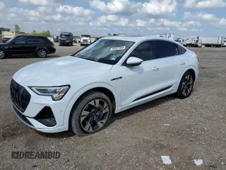 2021 Audi e-tron Sportback S line Premium Plus z VIN WA12AAGE7MB026368, wystawiony jako Copart lot #66937803 z przebiegiem 21 080 mil mil oraz . Historia ofert i sprzedaży dostępna na DreamBid. Obrazek 1.