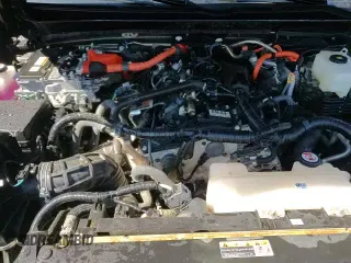 2025 Toyota Tacoma TRD Sport Hybrid with VIN 3TYLC5LN0ST031925, listed as a Copart auction lot 71052545 with 586 mi miles and Clean title. Bid and sale history available at DreamBid. Image 13.