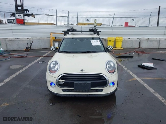 2016 MINI Cooper Hardtop 4 Door with VIN WMWXU1C50G2D09689, listed as a IAAI auction lot 41773721 with NaN miles. Bid and sale history available at carsss.com. Image 12.