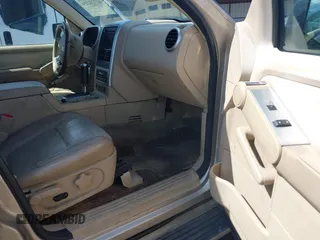 2006 Mercury Mountaineer with VIN 4M2EU37E26UJ24859, listed as a IAAI auction lot 41724224 with 284,499 mi miles. Bid and sale history available at carsss.com. Image 5.